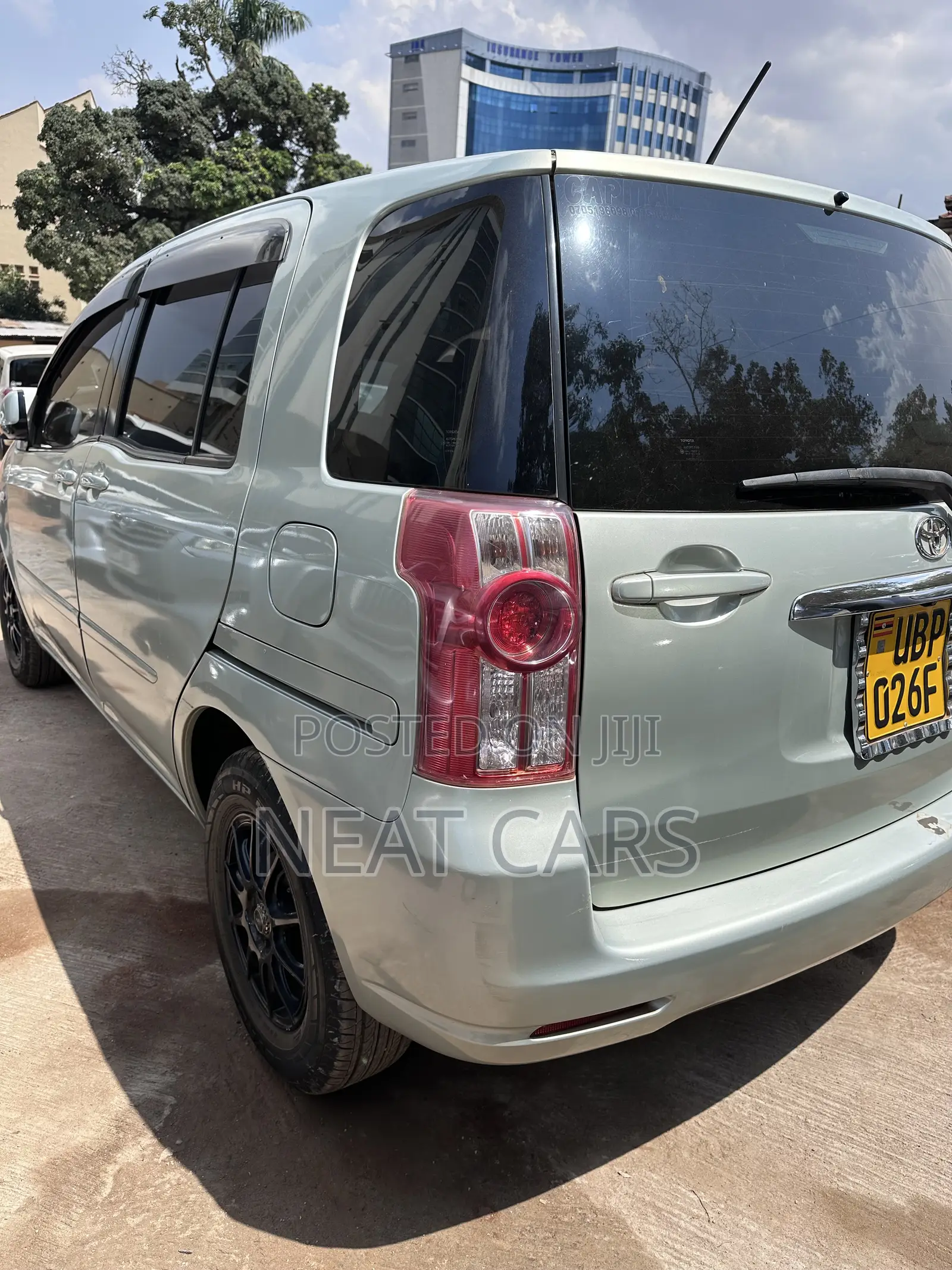 Toyota Raum 2008 Gray