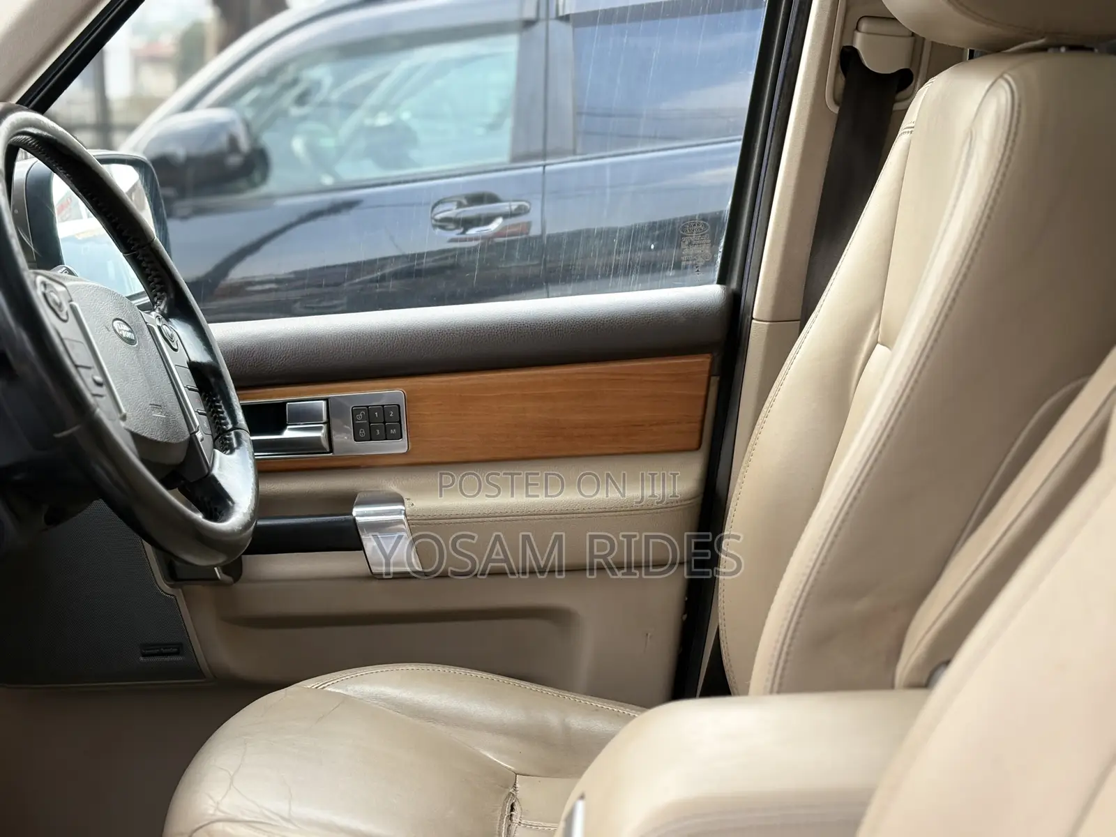 Land Rover Discovery 2014 Gold