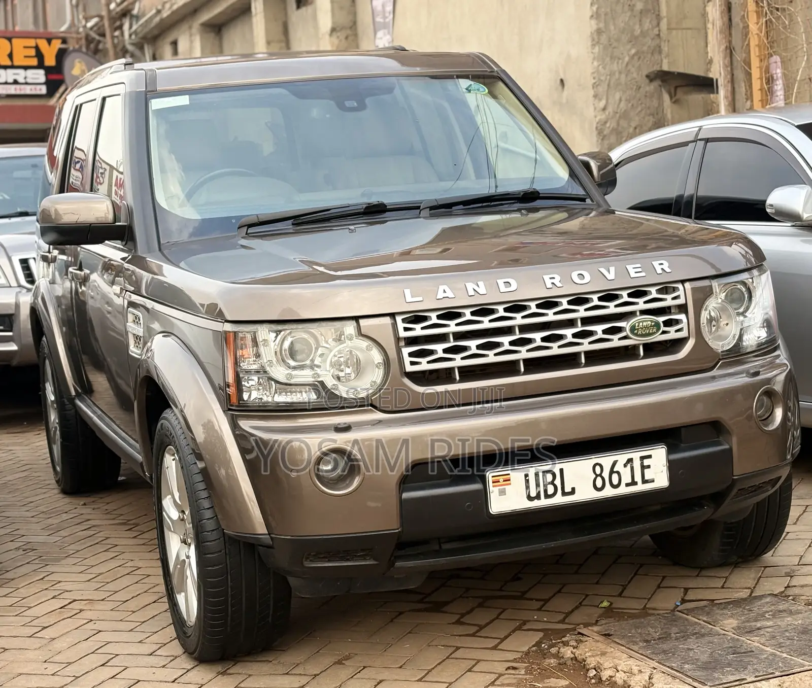 Land Rover Discovery 2014 Gold