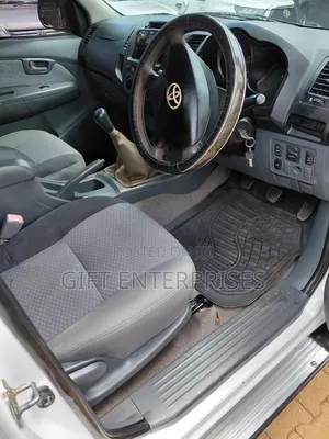 Toyota Hilux 2013 White