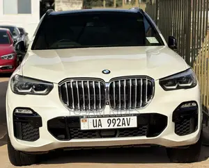 BMW X5 xDrive40i 2022 White