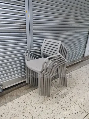 Villa Stackable Dining Plastic Chairs Plastic Chairs