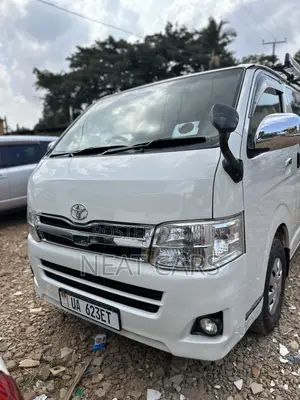 Toyota HiAce 2009 White