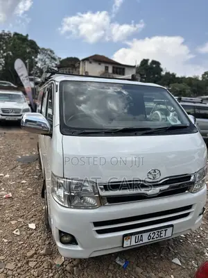 Toyota HiAce 2009 White