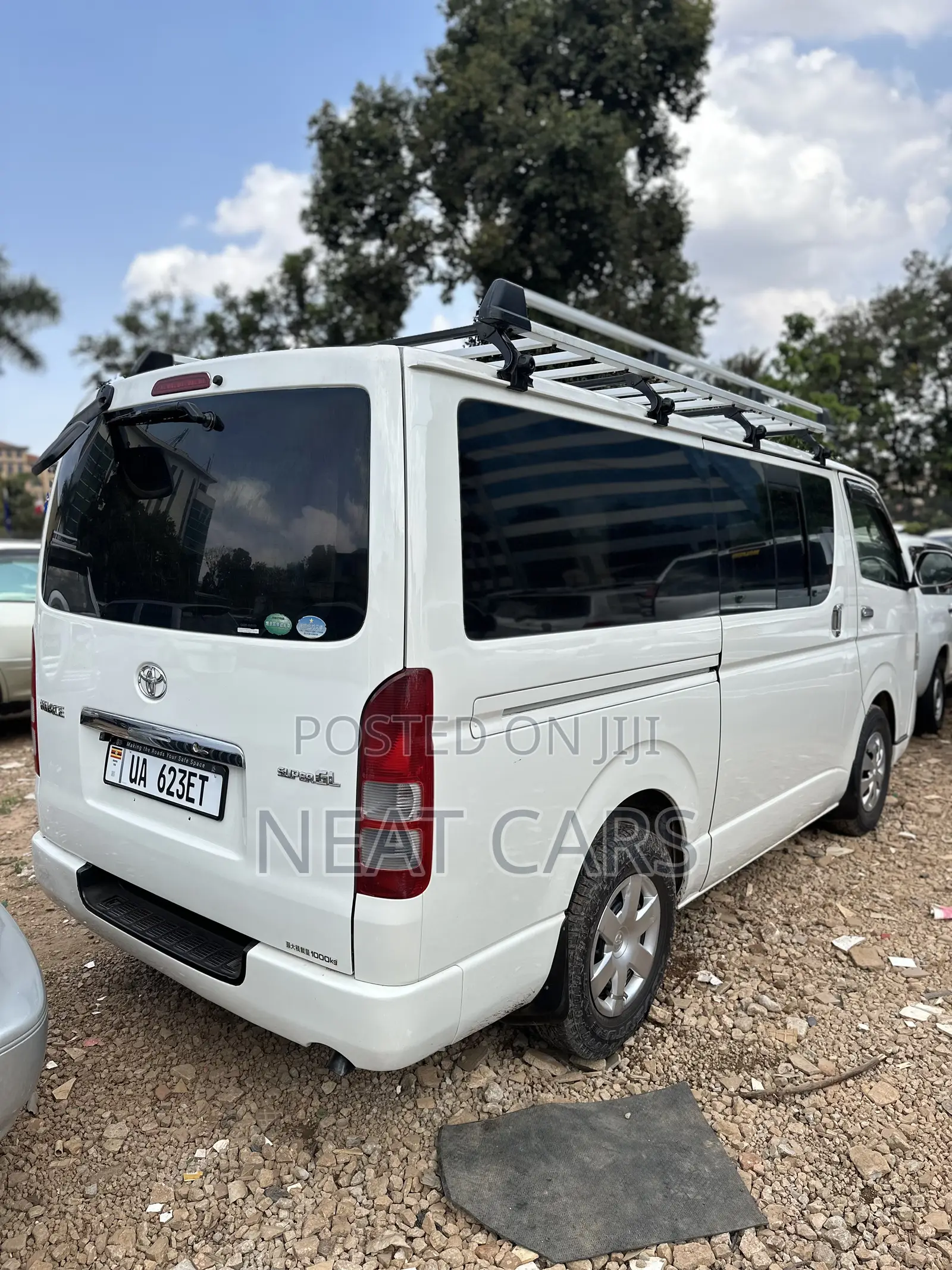 Toyota HiAce 2009 White