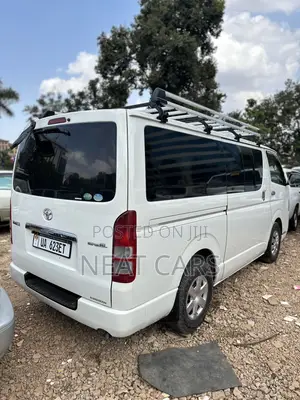 Toyota HiAce 2009 White