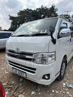 Toyota HiAce 2009 White