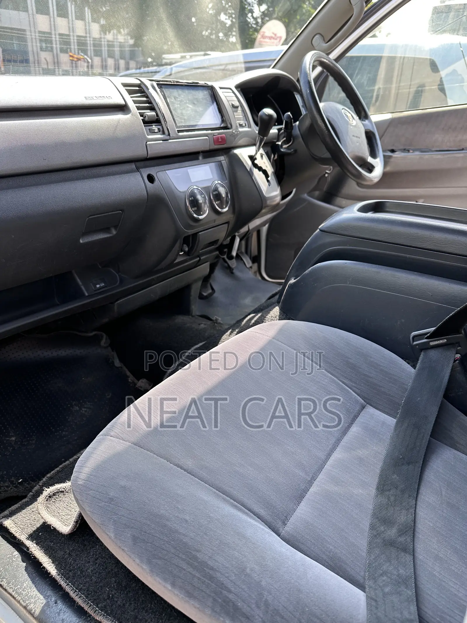 Toyota HiAce 2009 White