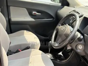 Toyota IST 2010