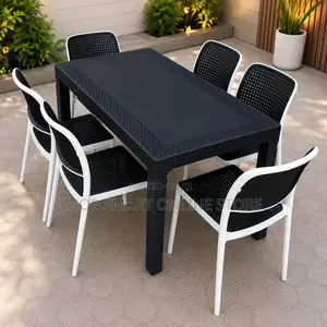 Indoor/Outdoor Plastic Table and Chairs Plastic Table and Chairs