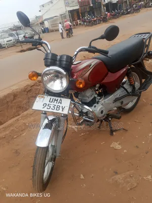 Bajaj Boxer 100 2025 Red