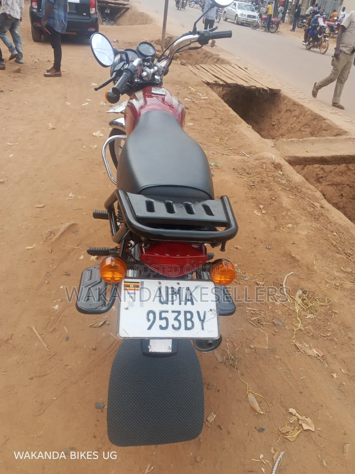 Bajaj Boxer 100 2025 Red
