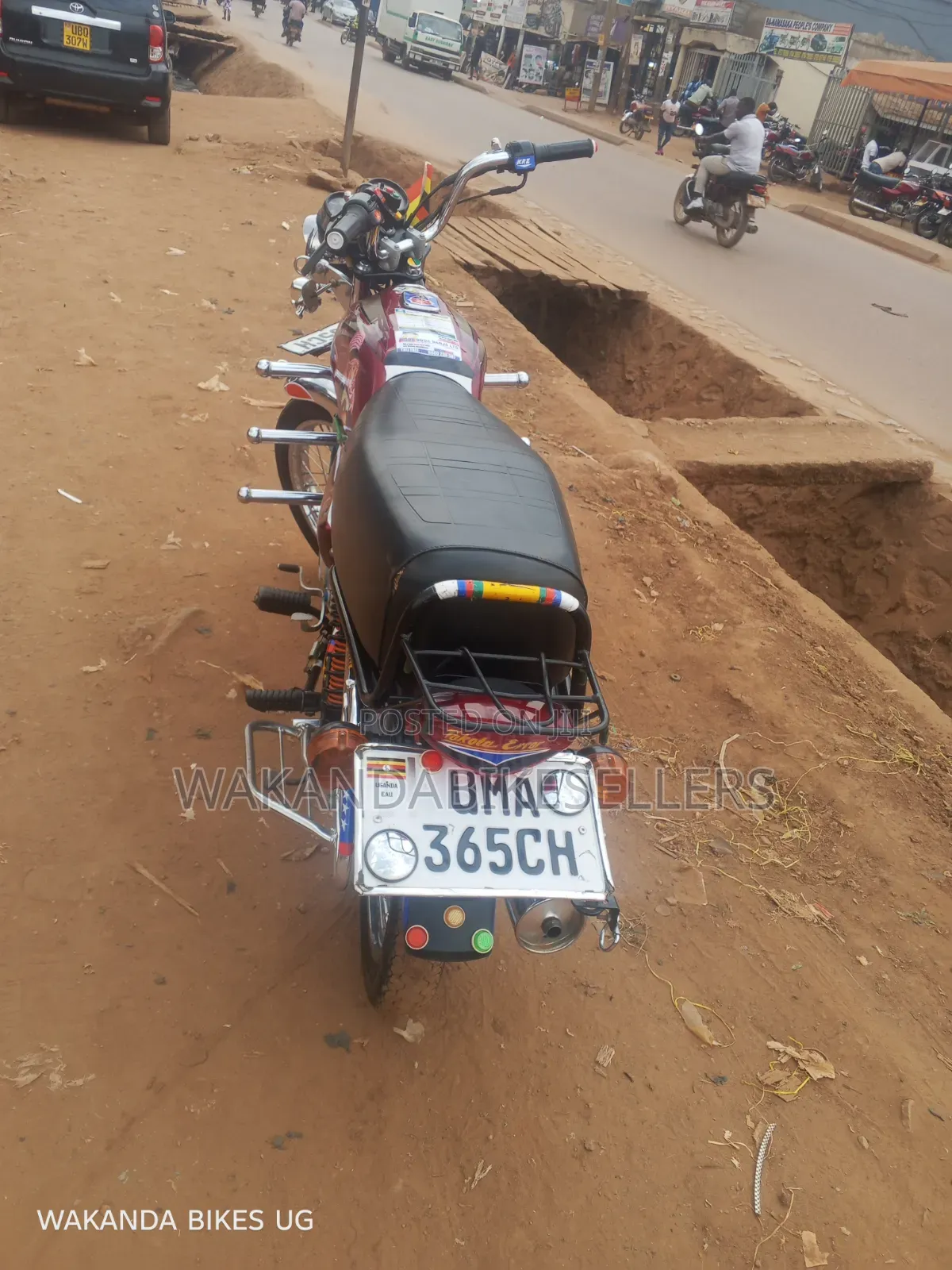 Bajaj Boxer 100 2025 Red