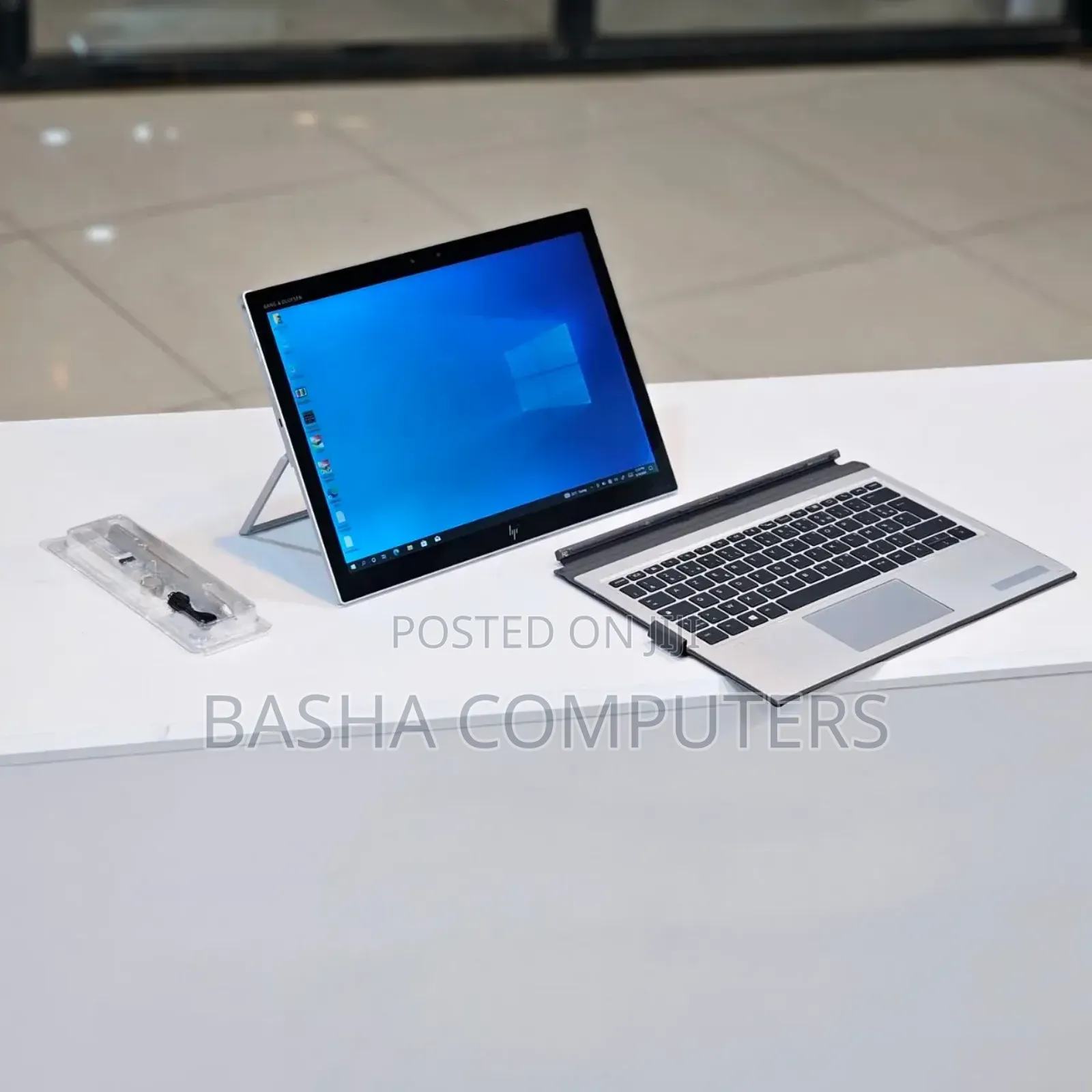 New Laptop HP Elite X2 1012 8GB Intel Core i7 SSD 256GB
