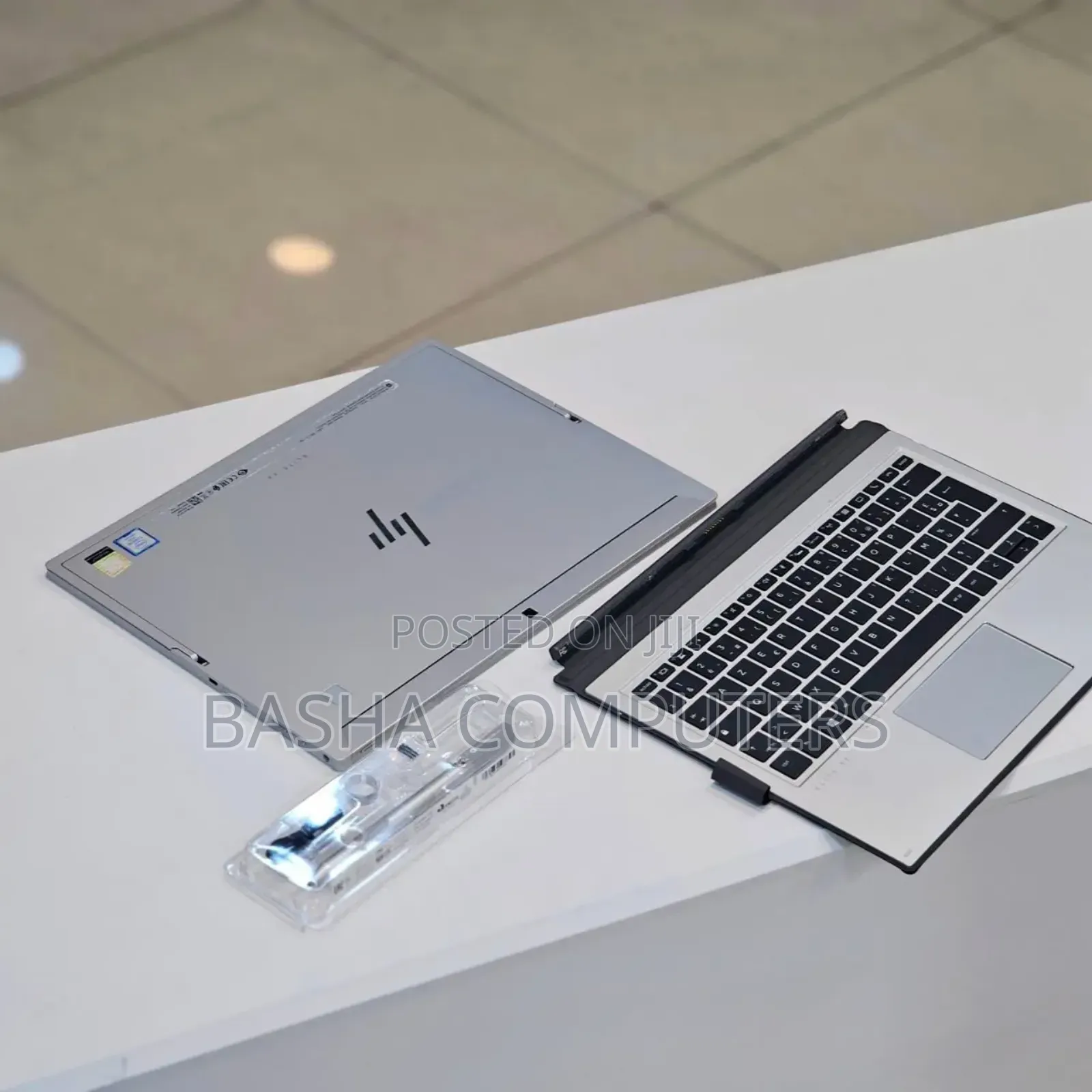 New Laptop HP Elite X2 1012 8GB Intel Core i7 SSD 256GB