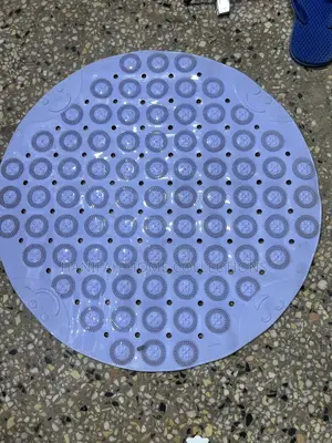 . Round Non-Slip Shower Mat