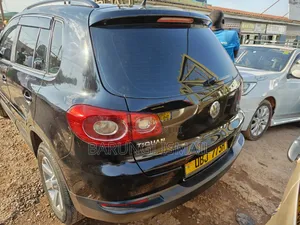 Volkswagen Tiguan 2010 Black