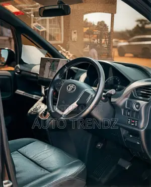 Toyota Noah 2014 Burgundy