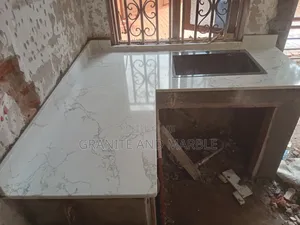 Carara_white_marble