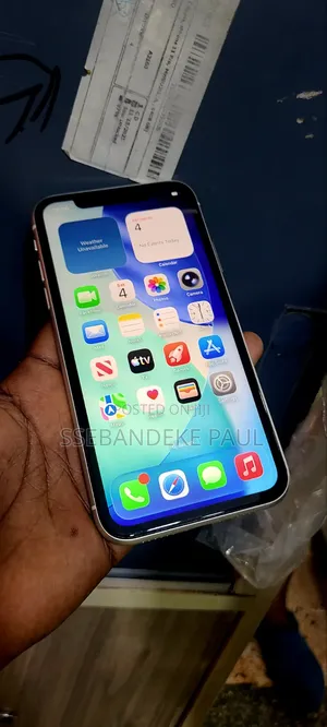 New Apple iPhone 11 64 GB White