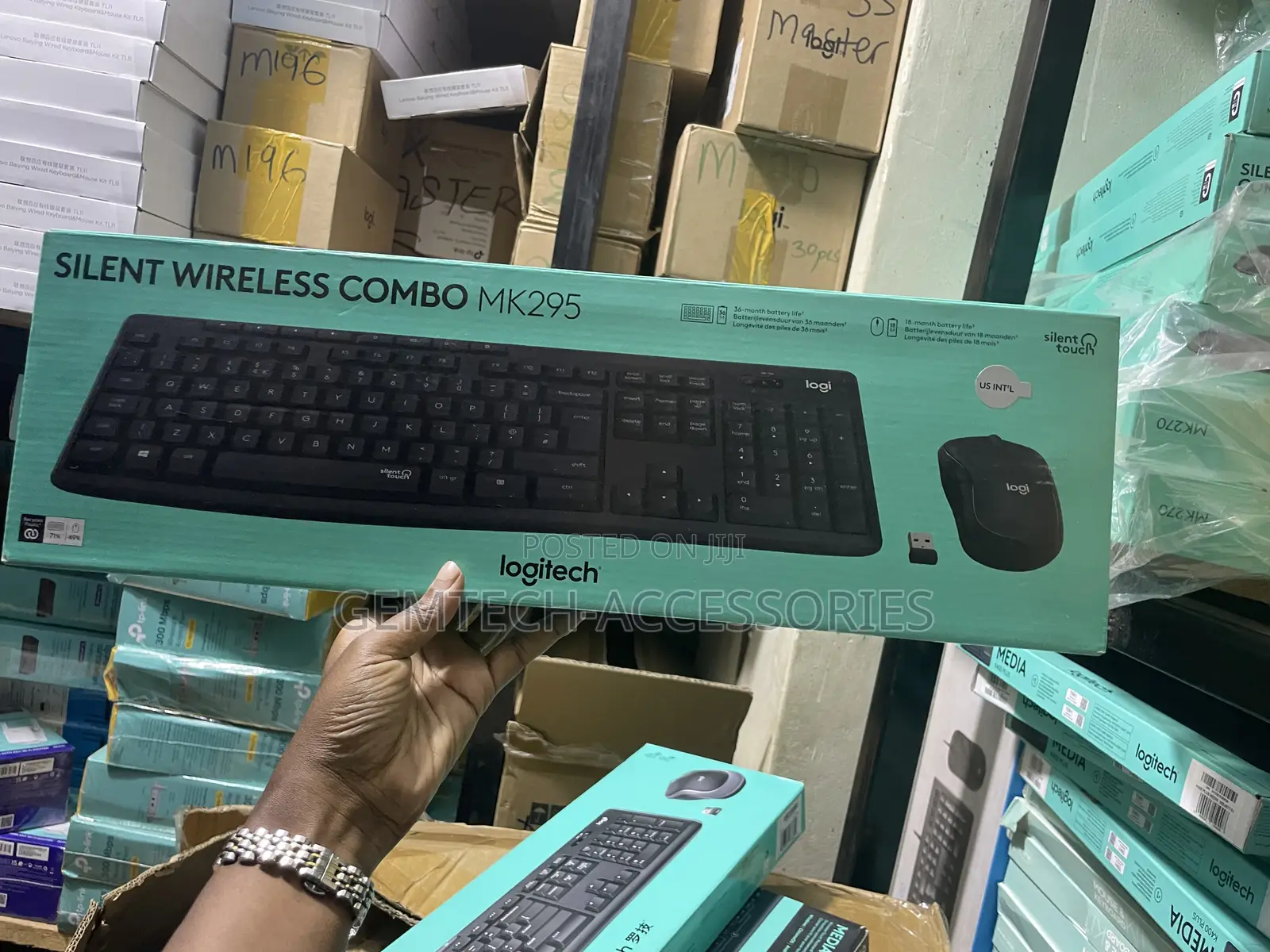 Logitech Mk295 Silent Wireless Keyboard and Mouse Combo
