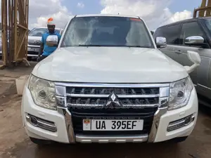 Mitsubishi Pajero 2017 White