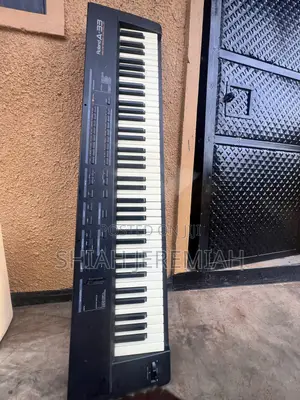 Roland A33 Weighted Keys