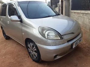 Toyota Fun Cargo 1999 Silver