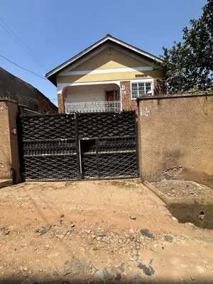 4bdrm Duplex in Najjanankumbi, Makindye for sale