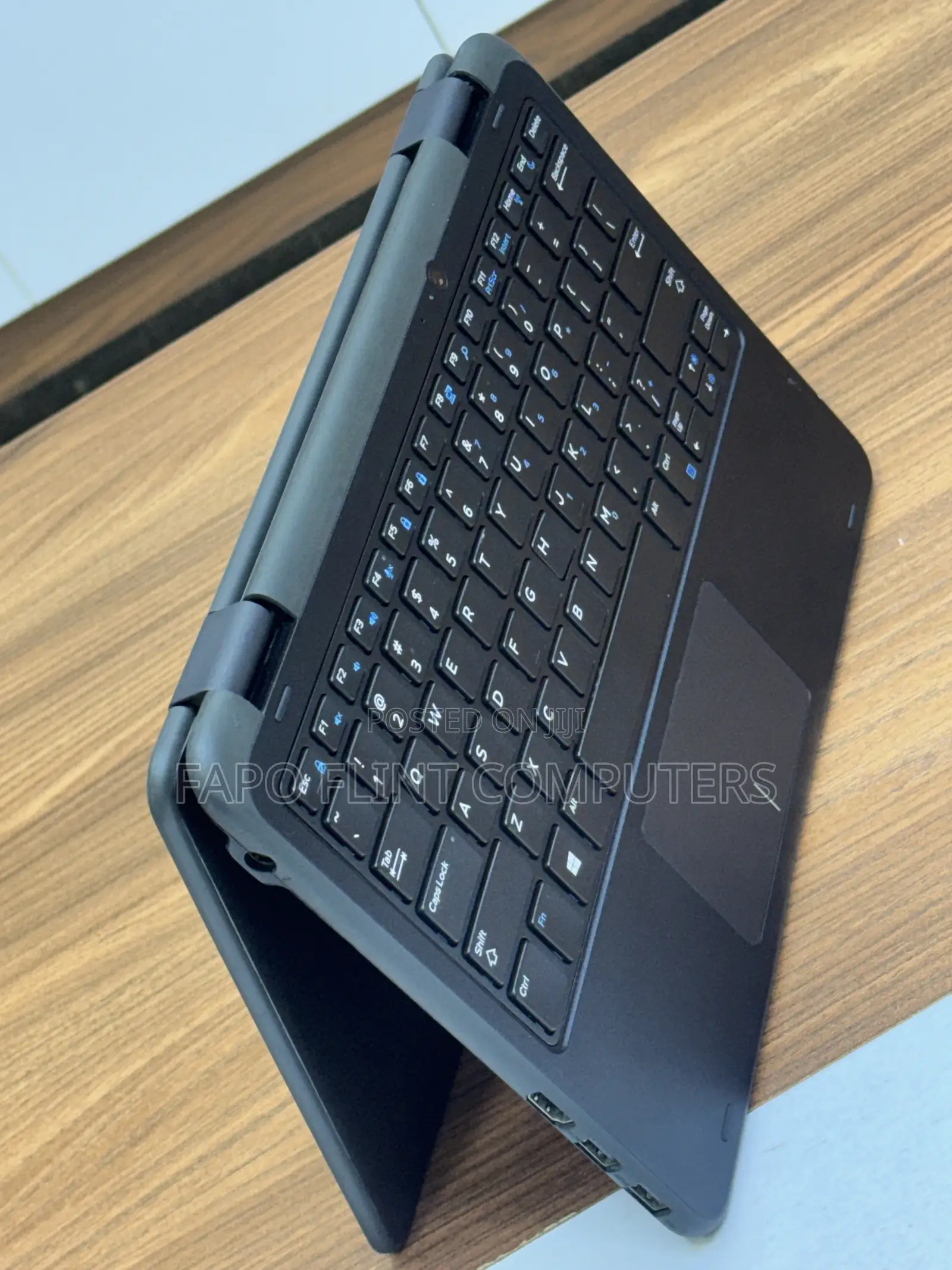 Laptop Dell Latitude 3190 2-in-1 4GB Intel Celeron SSD 128GB