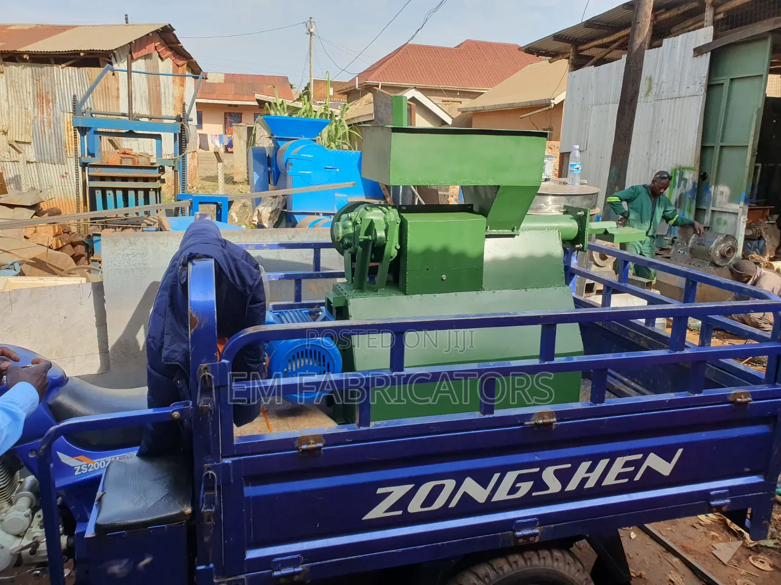 Charcoal Briquettes Extruder Machine.