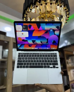 New Laptop Apple MacBook Pro 8GB Intel Core i5 SSD 256GB