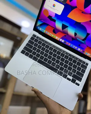 New Laptop Apple MacBook Pro 8GB Intel Core i5 SSD 256GB