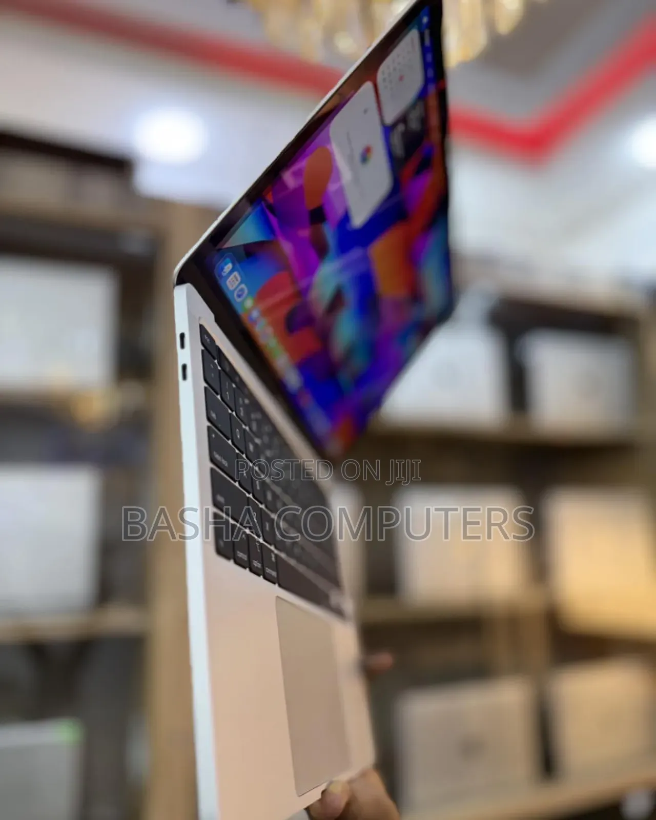 New Laptop Apple MacBook Pro 8GB Intel Core i5 SSD 256GB