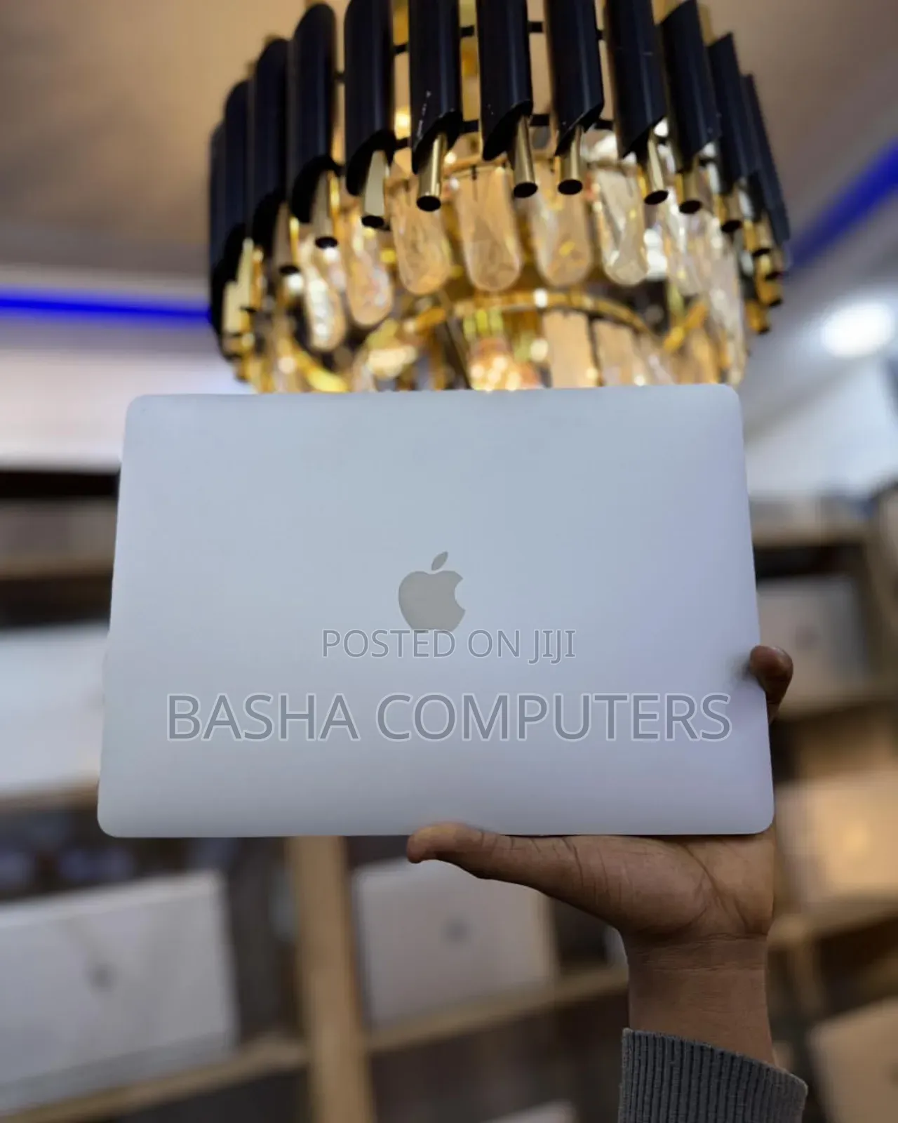 New Laptop Apple MacBook Pro 8GB Intel Core i5 SSD 256GB
