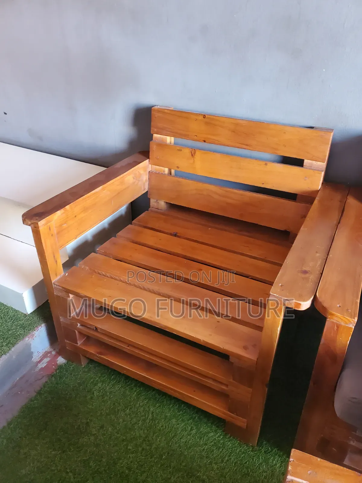 Pallet Chairs With Cushions