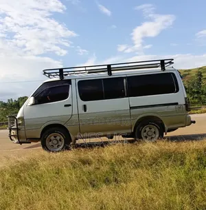 Toyota HiAce 1995 White