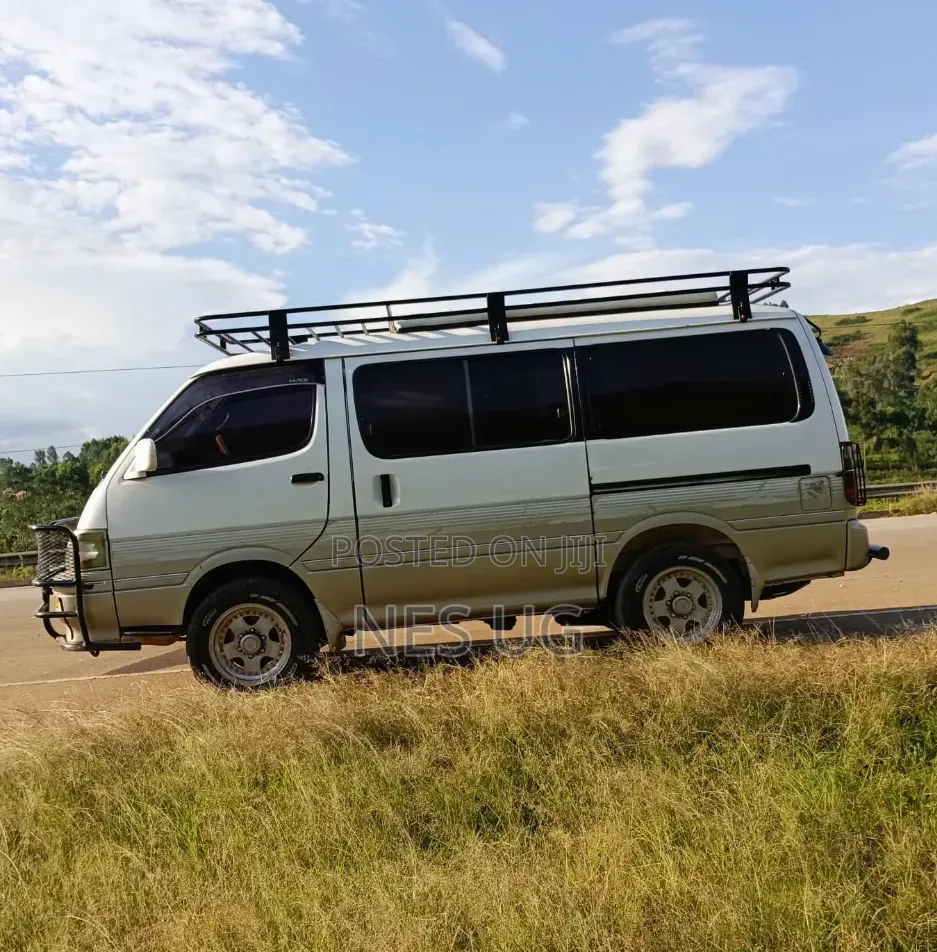 Toyota HiAce 1995 White