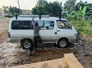 Toyota HiAce 1995 White