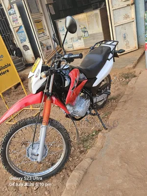 Honda XL 125 2016 Red