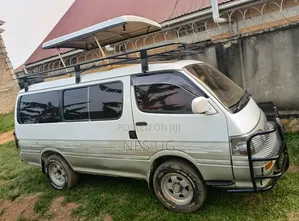 Toyota HiAce 1995 White