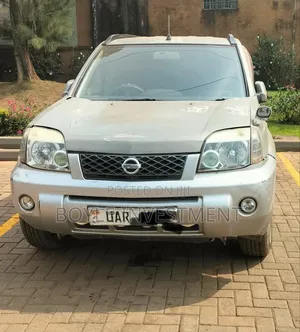 Nissan X-Trail 2000 Silver