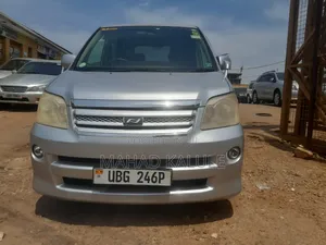 Toyota Noah 2.0 FWD (8 Seater) 2006 Silver