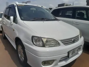 Toyota Corolla Spacio 2000 White