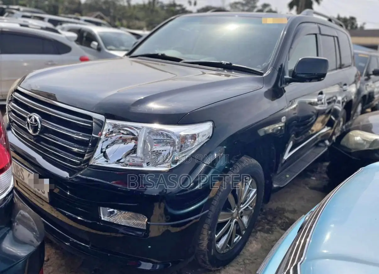 Toyota Land Cruiser 2010 Black