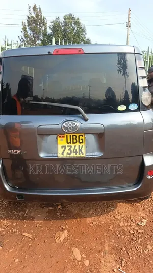 Toyota Sienta 2008 Gray