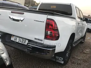 Toyota Hilux 2017 White