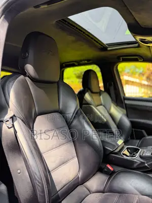Porsche Cayenne GTS AWD 2017 White