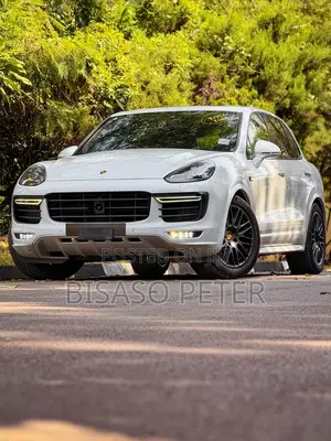 Porsche Cayenne GTS AWD 2017 White