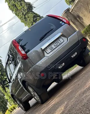 Nissan X-Trail 2012 Gray